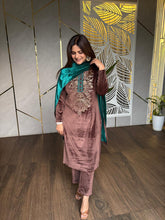 CONTRAST VELVET DUPATTA SUIT